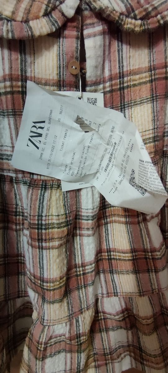 Vestido de cuadros niña Zara.