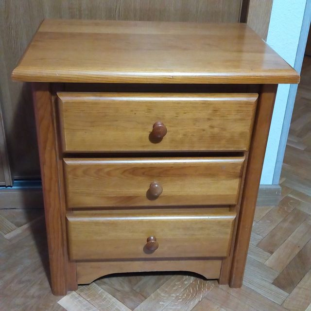 Mesilla de noche de madera pino.Rústica .