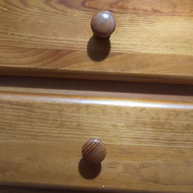 Mesilla de noche de madera pino.Rústica .