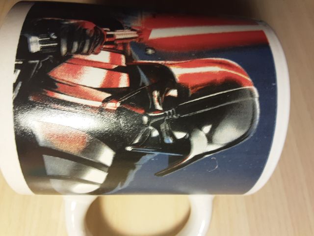 Taza Star Wars de porcelana.