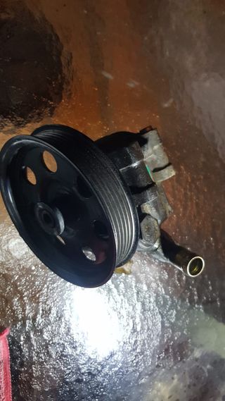 Bomba hidráulica de dirección Ford Focus 1.8 tddi