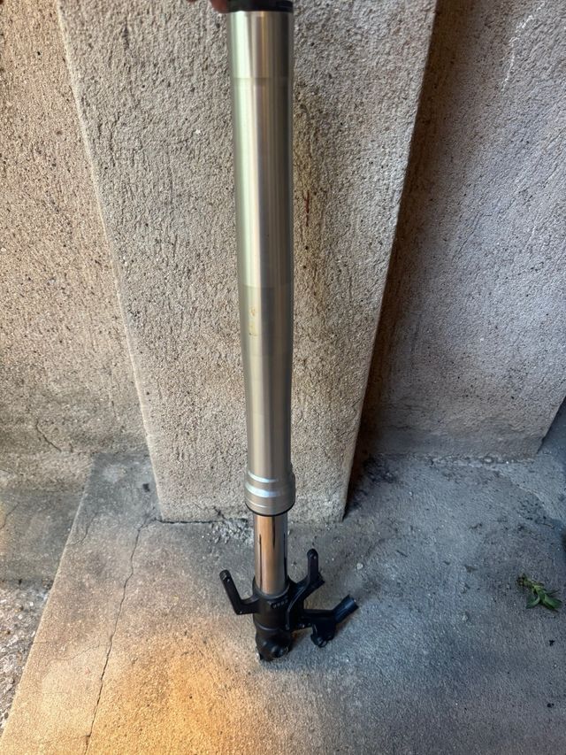 Barra Horquilla derecha completa Honda CB125R