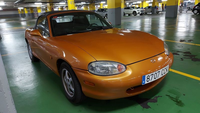 Mazda MX-5 1999 - foto 1