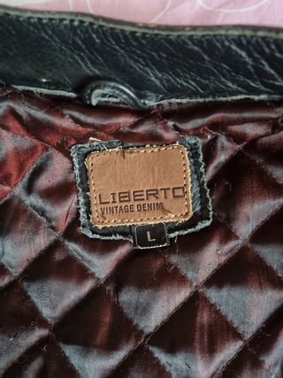 Cazadora de cuero marca Liberto