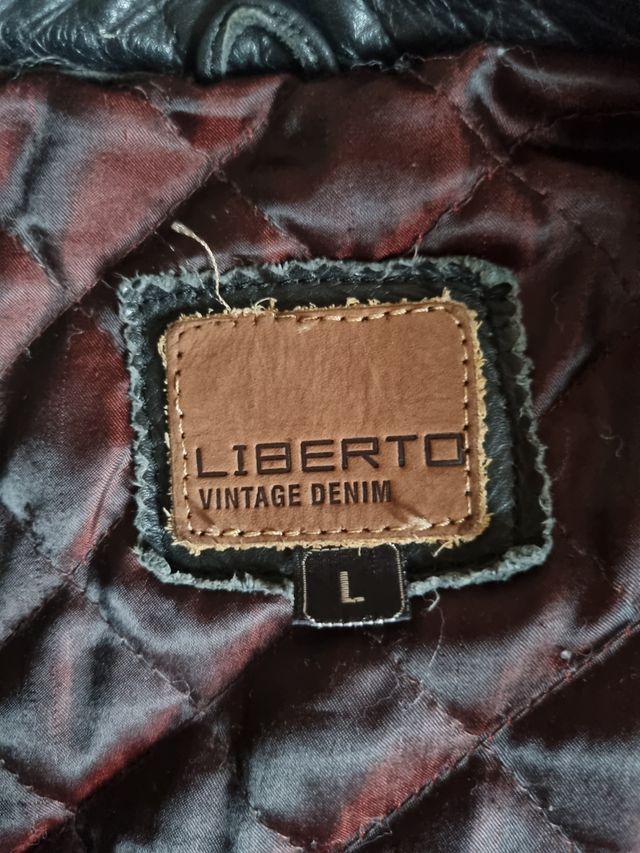 Cazadora de cuero marca Liberto