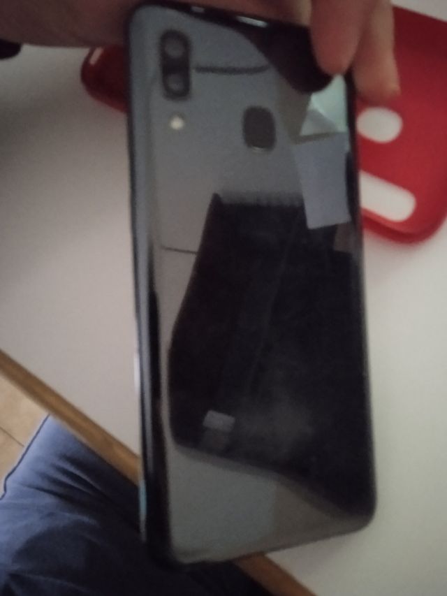 Samsung A20e (32 GB di spazio di archiviazione)