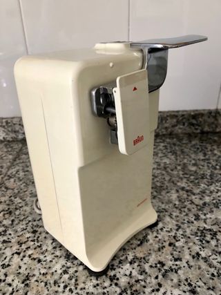 Abrelatas/afilador eléctrico Braun