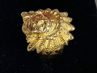 Sello indio de oro  18 kilates 