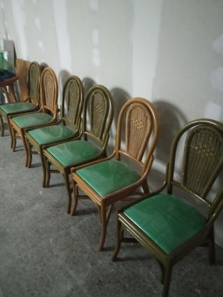 !!!!CASI GRATIS!!!!  SILLAS  Y MESA EXTENSIBLE .