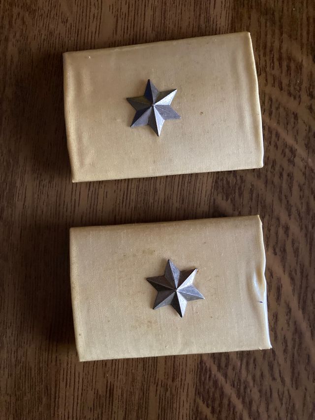 Estrellas de Alferez de sanidad