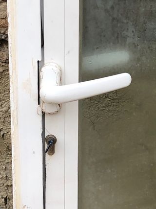 Puerta aluminio con cristal 