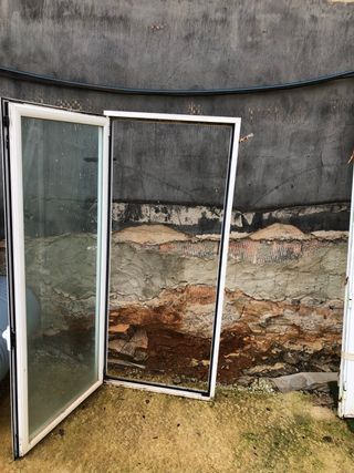 Ventana aluminio abatible con cristal 