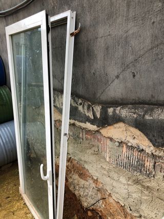 Ventana aluminio abatible con cristal 
