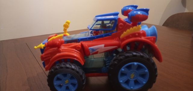 Play set Héroe truck Superthings