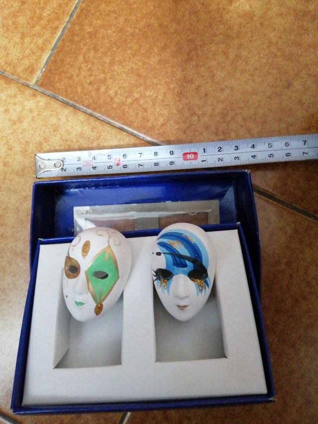 Scatoletta con 2 maschere spilla