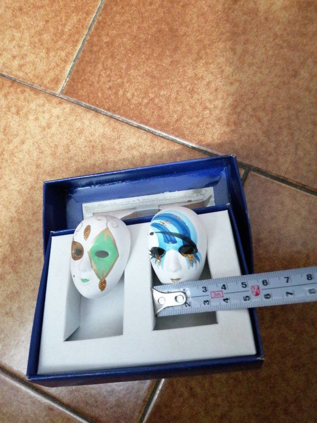 Scatoletta con 2 maschere spilla