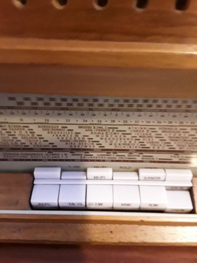 RÁDIO ALEMÃO ANTIGO FUNCIONANDO