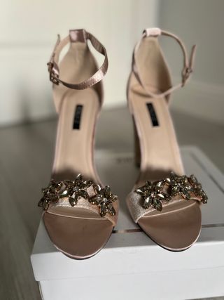 Sandalias joya fiesta color champán oro tacón 38