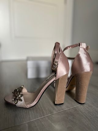 Sandalias joya fiesta color champán oro tacón 38