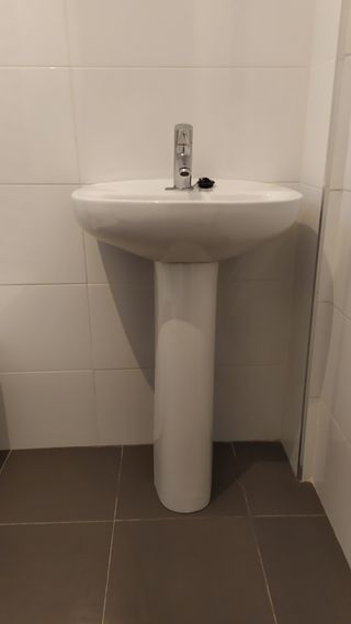 Lavabo con pedestal