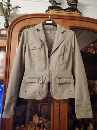 Chaqueta estilo militar 