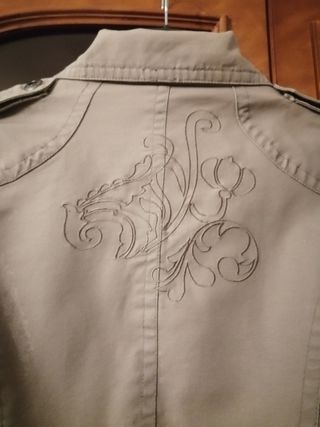 Chaqueta estilo militar 