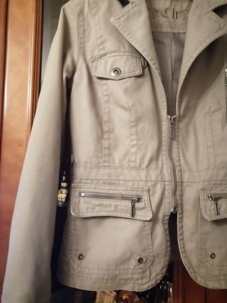 Chaqueta estilo militar 