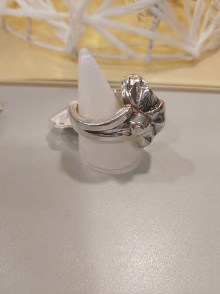Anillos de Zamak y Plata.