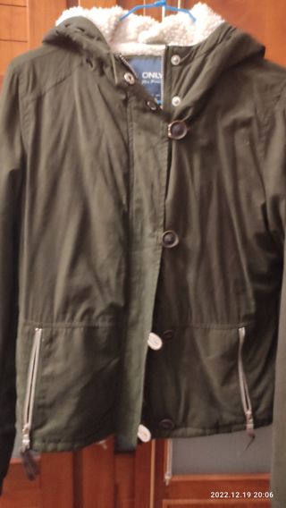 parka corta verde  only 