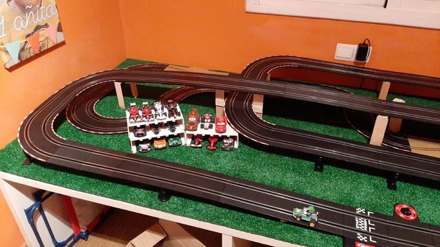 SCALEXTRIC CARRERA + COCHES 