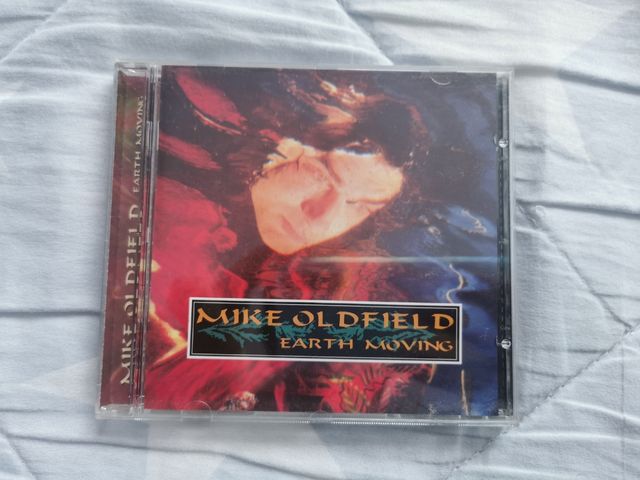 CD de Mike Oldfield "Earth Moving"