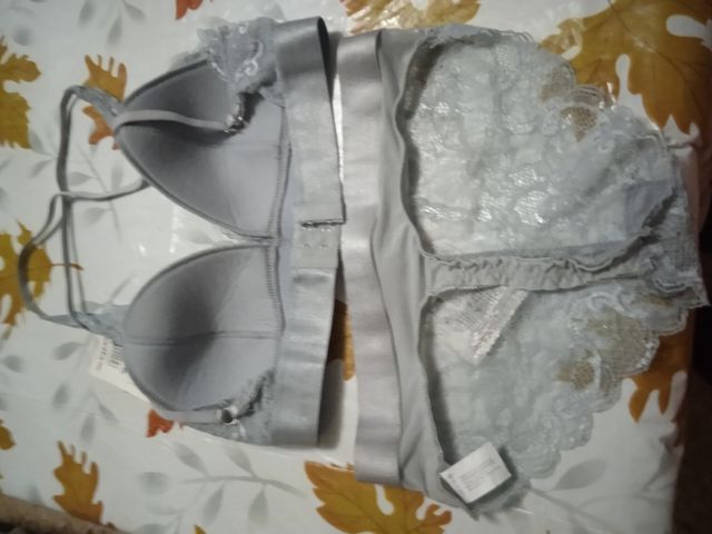 sujetador y tanga de encaje