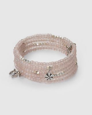 Pulsera rígida de varias vueltas de abalorios.