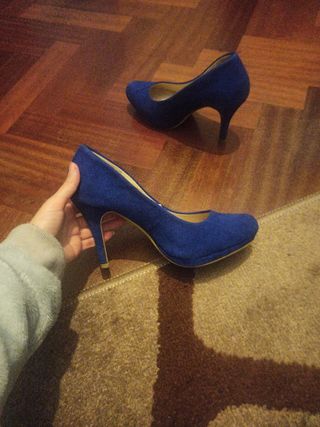 Tacones azules