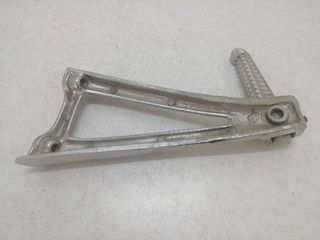 ESTRIBERA TRASERA DCHA. Yamaha R6 2005