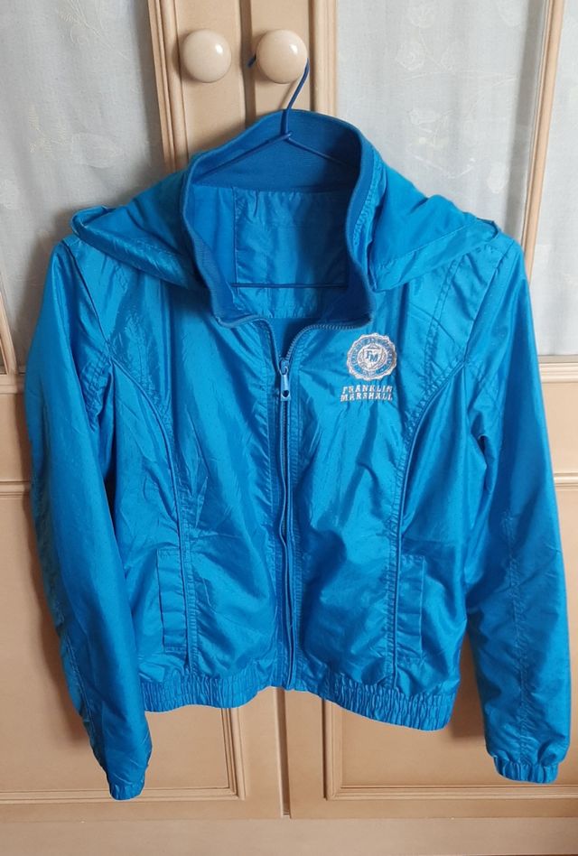 Chaqueta tipo impermeable