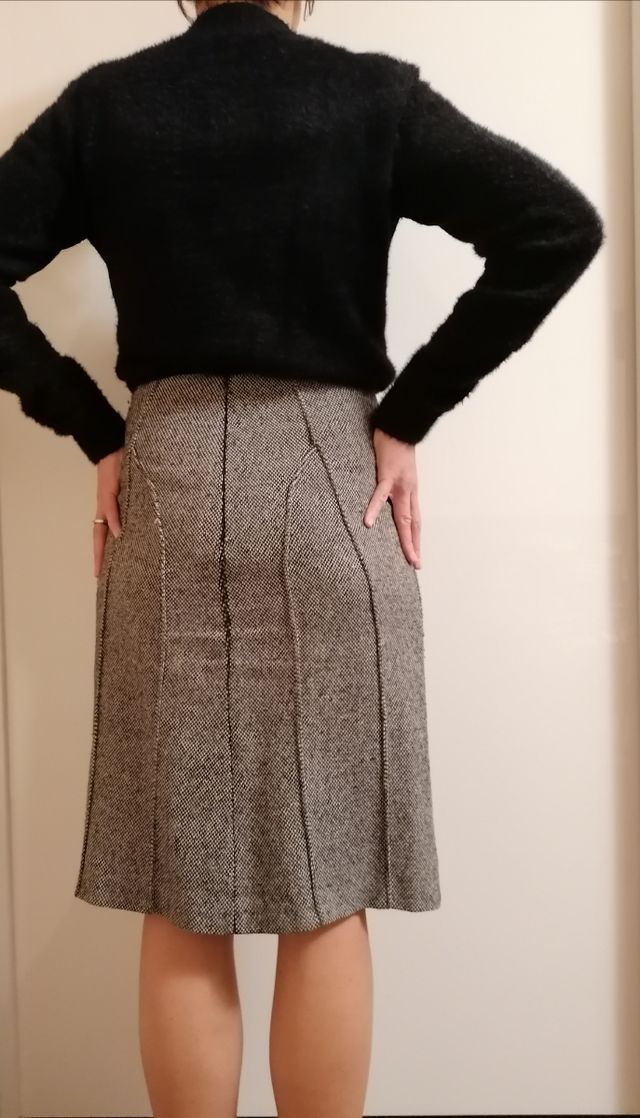 gonna longuette in lana a fantasia bianca e nera