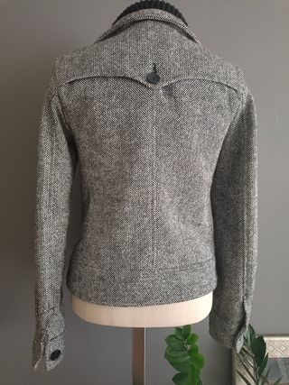 Abrigo/Cazadora Gris y Negra de Zara