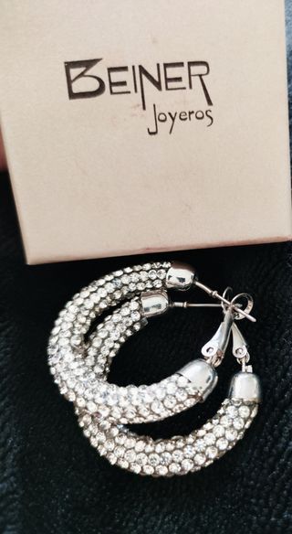 pendientes de aros con brillantes 