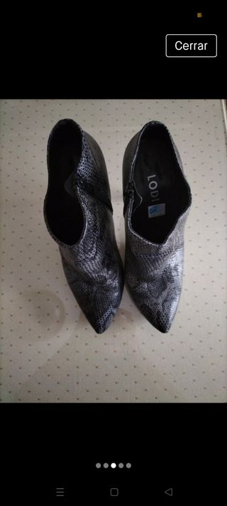 Botines de piel  marca Lodi 