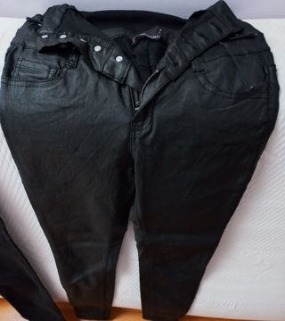 pantalón mujer de imitación cuero talle alto