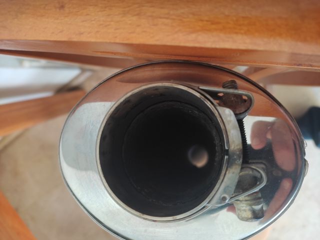 ESCAPE DE COMPETICIÓN EXHAUST CARBON CAN CO.