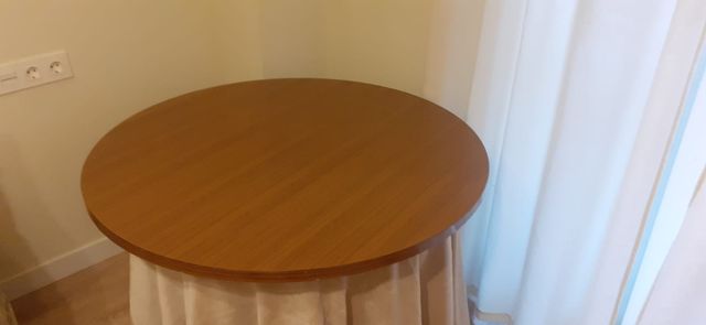 Tablero protege mesa. En Roquetas de Mar.