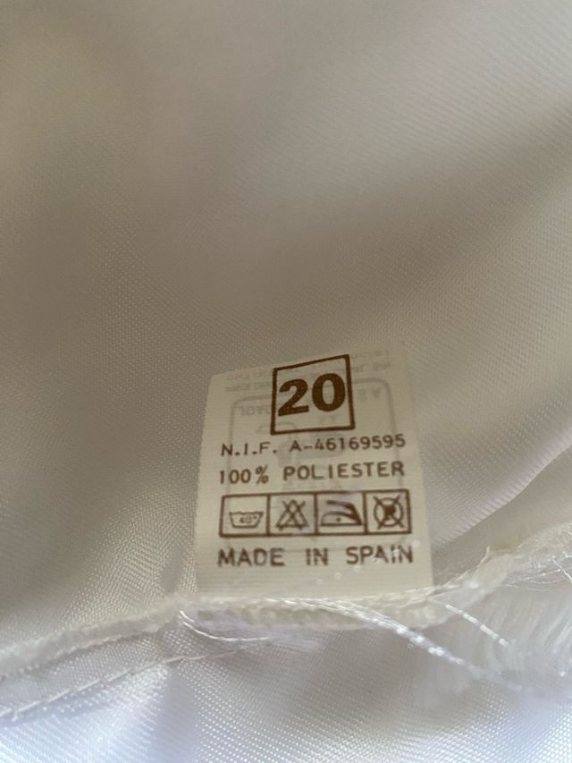 Colcha blanca tipo seda bordada