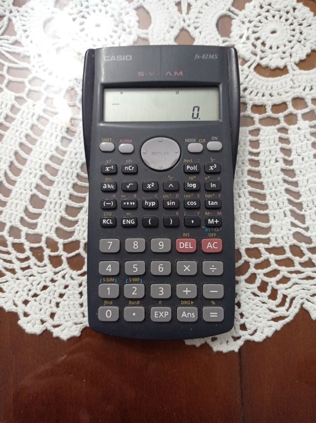 2 CALCULADORA CIENTÍFICA CASIO