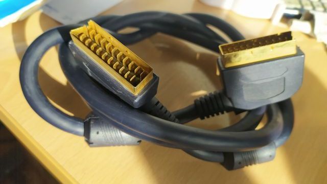 EUROCONECTOR BLINDADO 1,5MTS (DORADO)