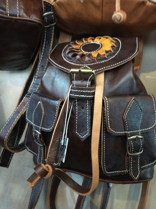 mochilas de cuero pequeñas