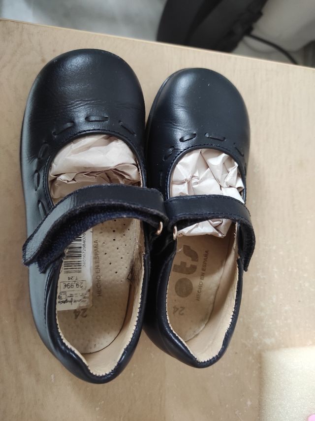 Merceditas niña talla 24