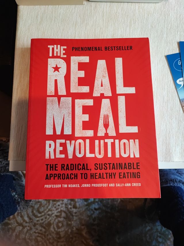 THE REAL MEAL REVOLUTION (TIM NOAKES)