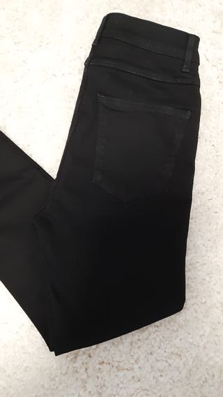 Vaquero negro Zara